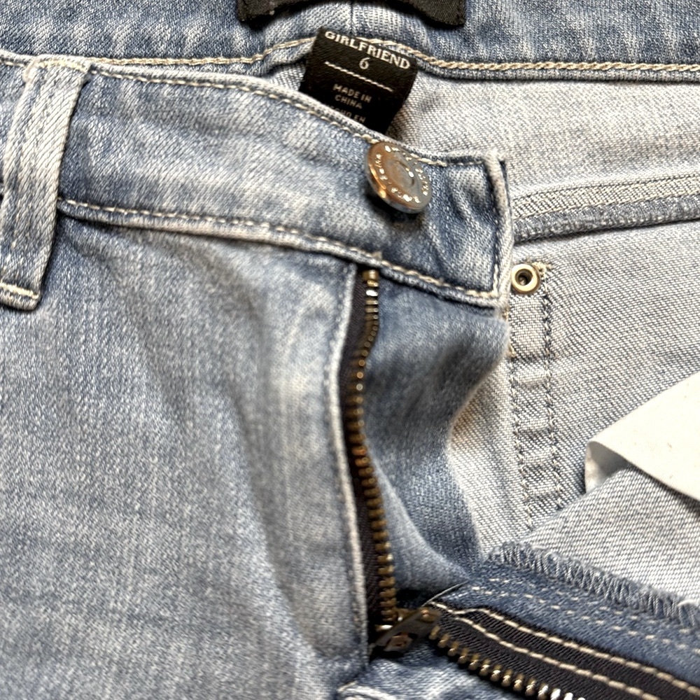 White House Black Market Girlfriend Diamond Distressed Denim Jeans Size 6